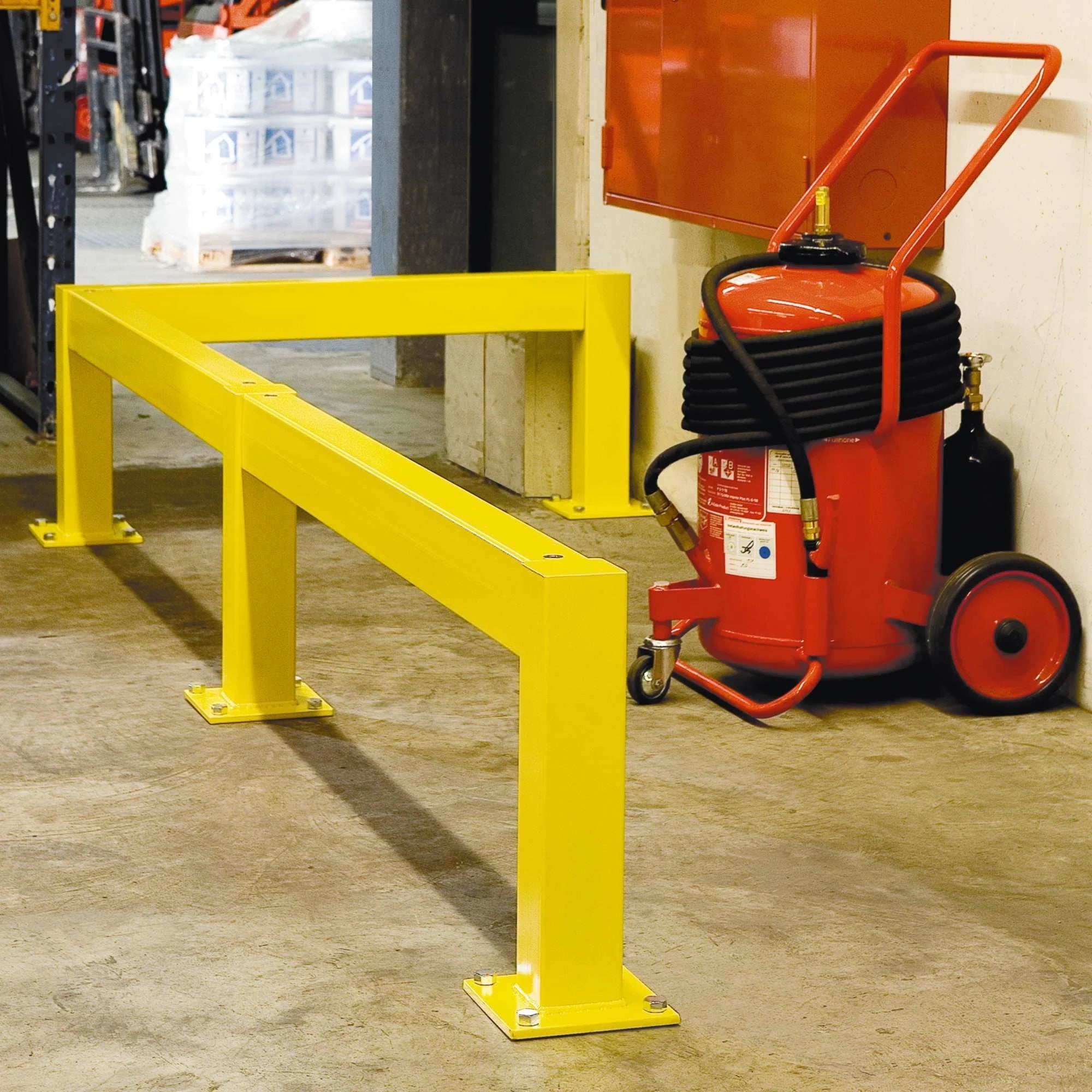 BLACK BULL magazijn railing XL-LINE – hoogte 50 cm geel verzinkt & gecoat – binnen & buiten